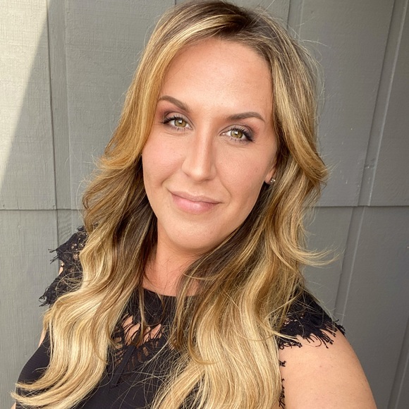 Meet your Posher, Dana - Picture 3 of 3